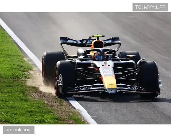 佩雷兹在比赛最后阶段超越塞恩斯，抢下颁奖台最后一席